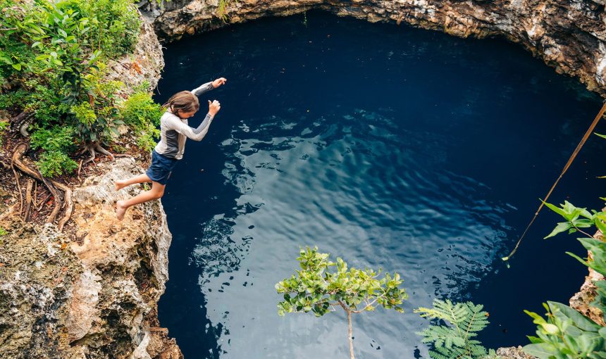 The Enigmatic Sapphire Blue Hole of Eleuthera: A Hidden Gem Worth Diving Into